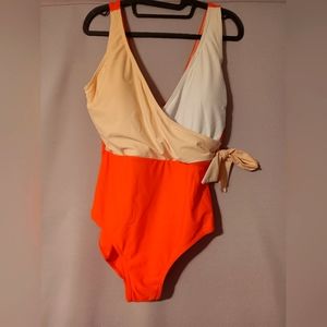 NWOT (no brand) XL adorable bathing suit